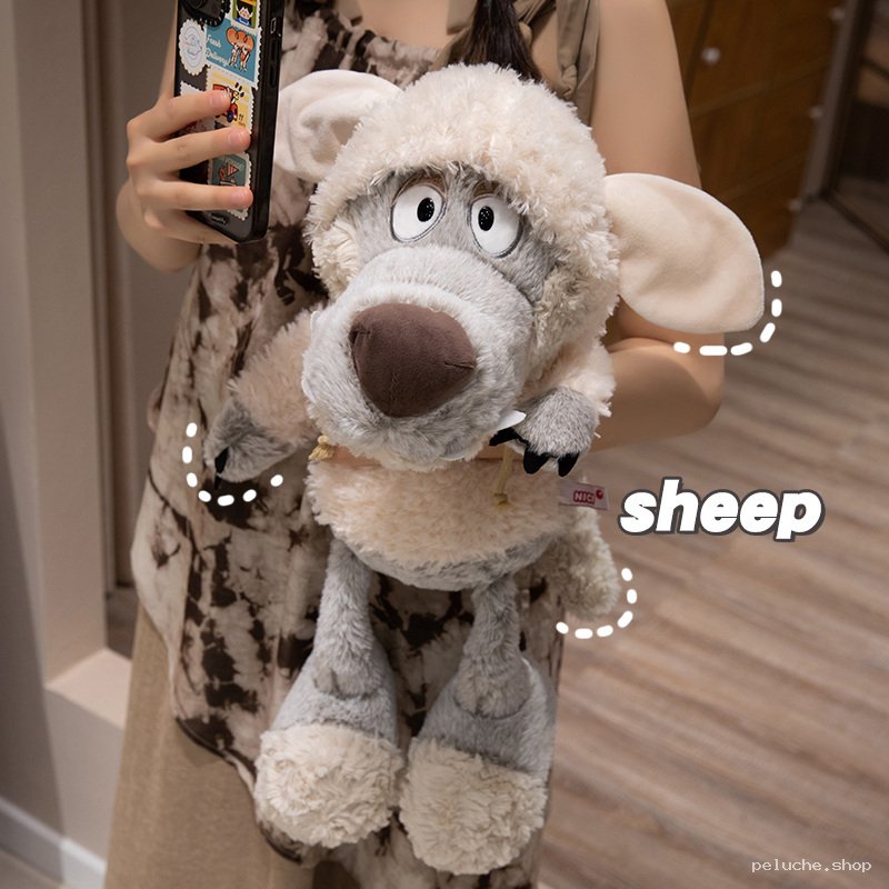 Peluche Loup Déguisé en Mouton | Douceur et Originalité
