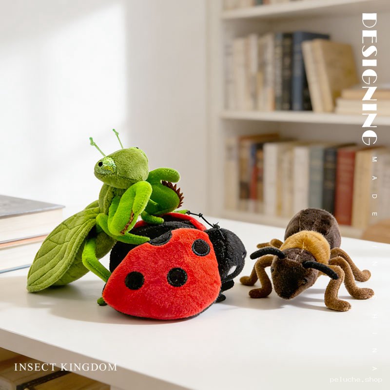 Peluches Insectes Réalistes et Douces | Mante, Coccinelle, Fourmi