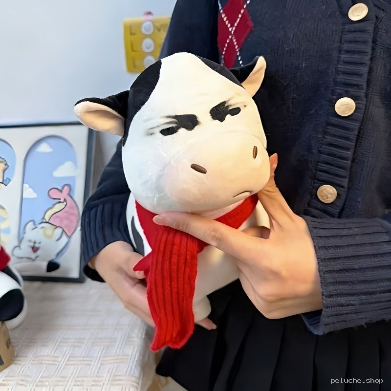 Peluche Vache Grumpy avec Écharpe Rouge – Douce et Originale