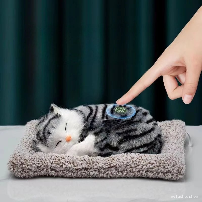 Peluche Chat Réaliste Dormant avec Respiration | Douce & Apaisante