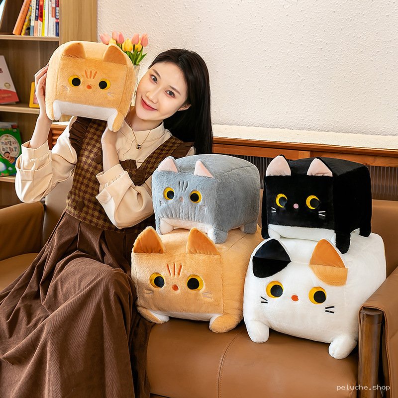 Peluche Chat Carré Kawaii - Douceur et Originalité Garantie
