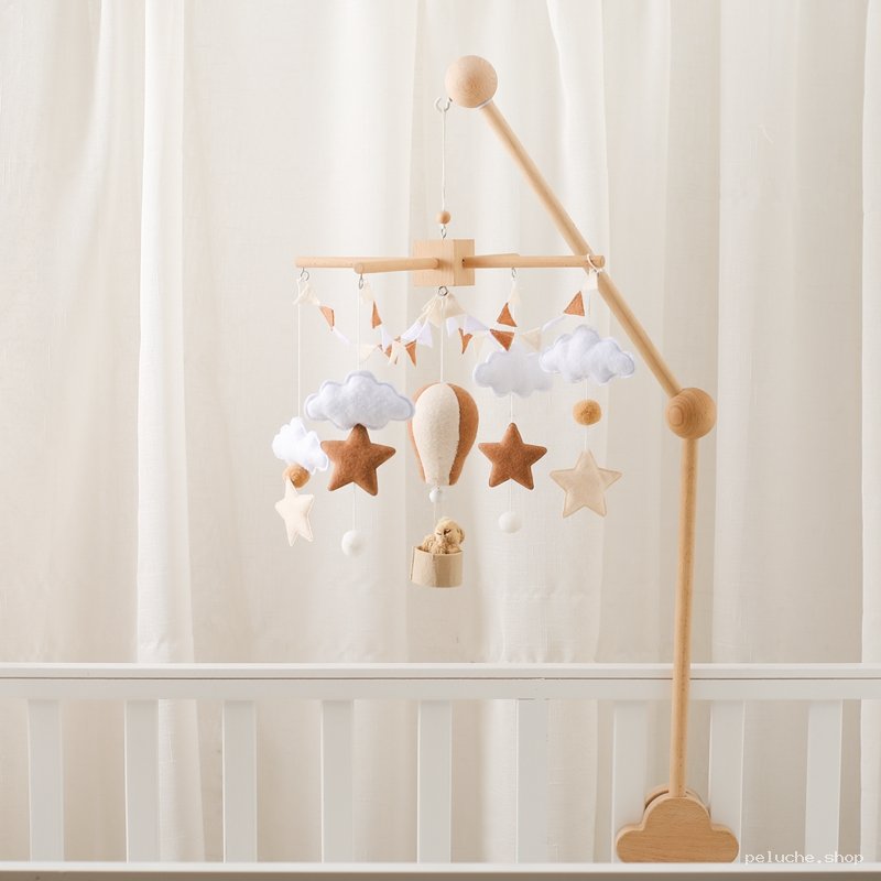 Mobile bébé naturel en bois et feutre - Nuages, étoiles