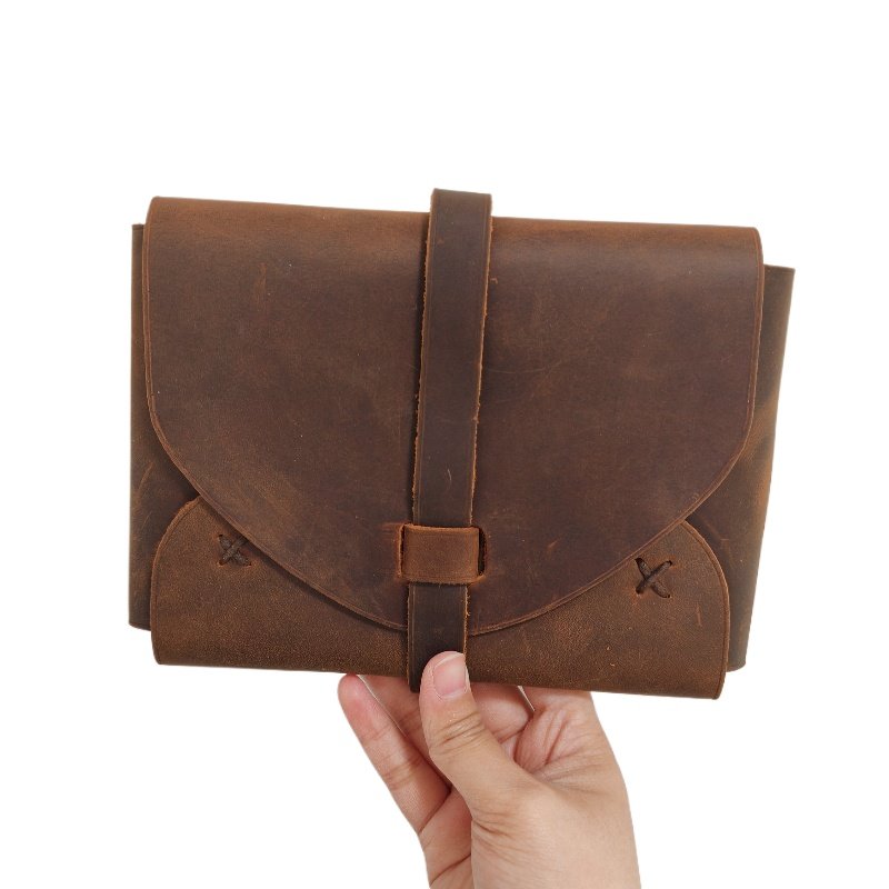 Pochette en Cuir Vintage Marron – Élégance & Praticité