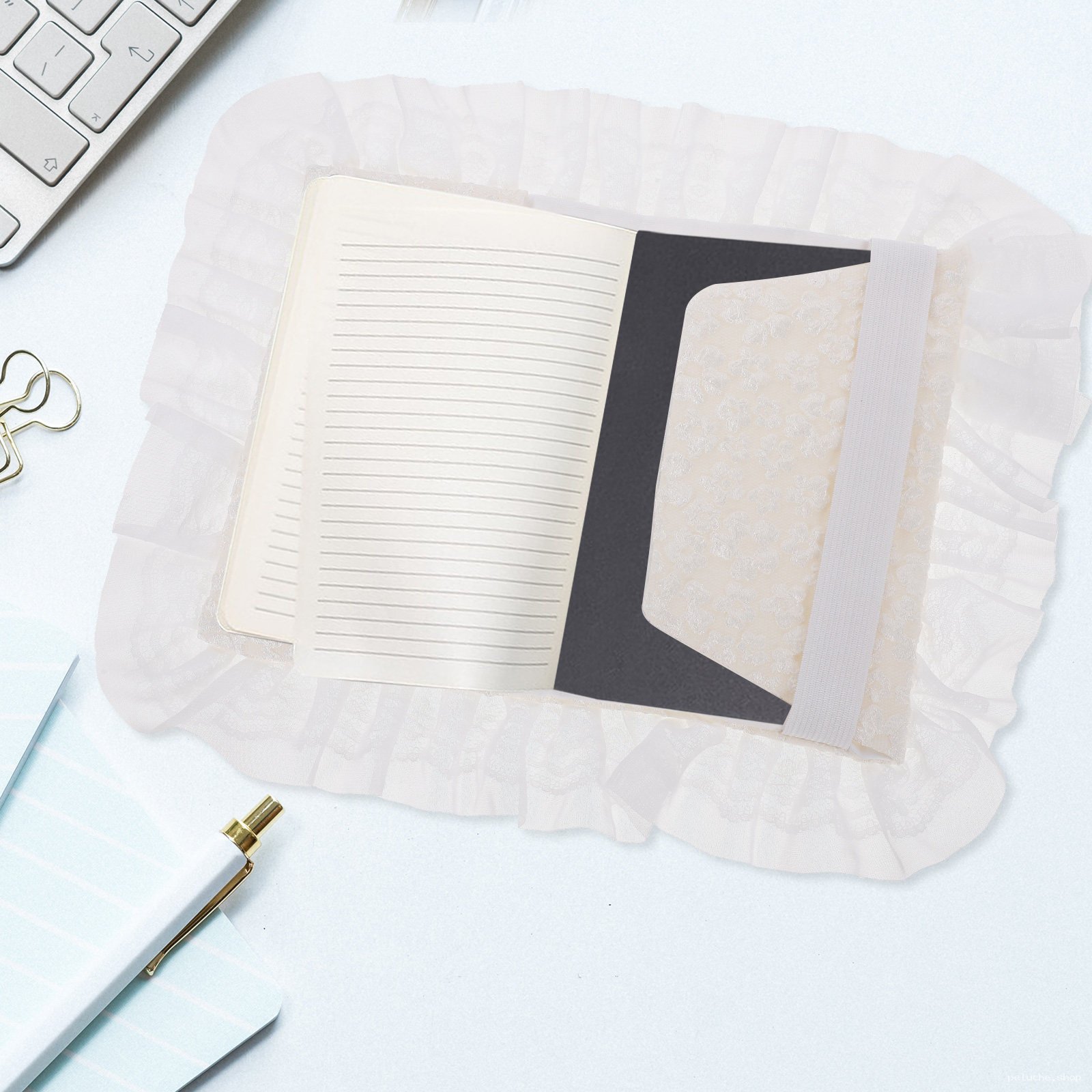 Carnet élégant avec couverture à volants et poche