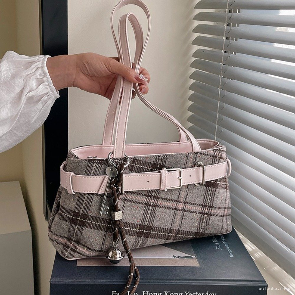 Sac à main chic à carreaux roses et gris - Élégance tendance
