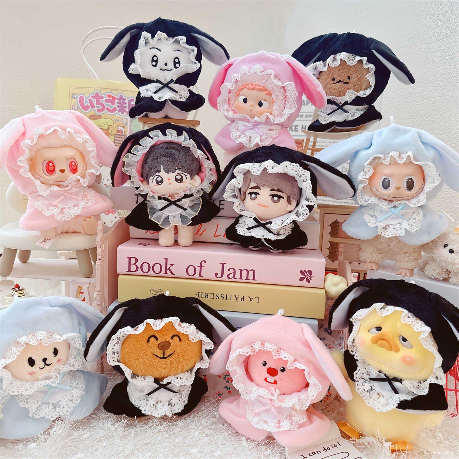 Peluches Kawaii avec Bonnets Lapin en Dentelle - Ambiance Douce