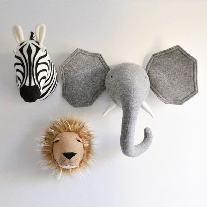 Têtes d'animaux en peluche pour décoration chambre enfant