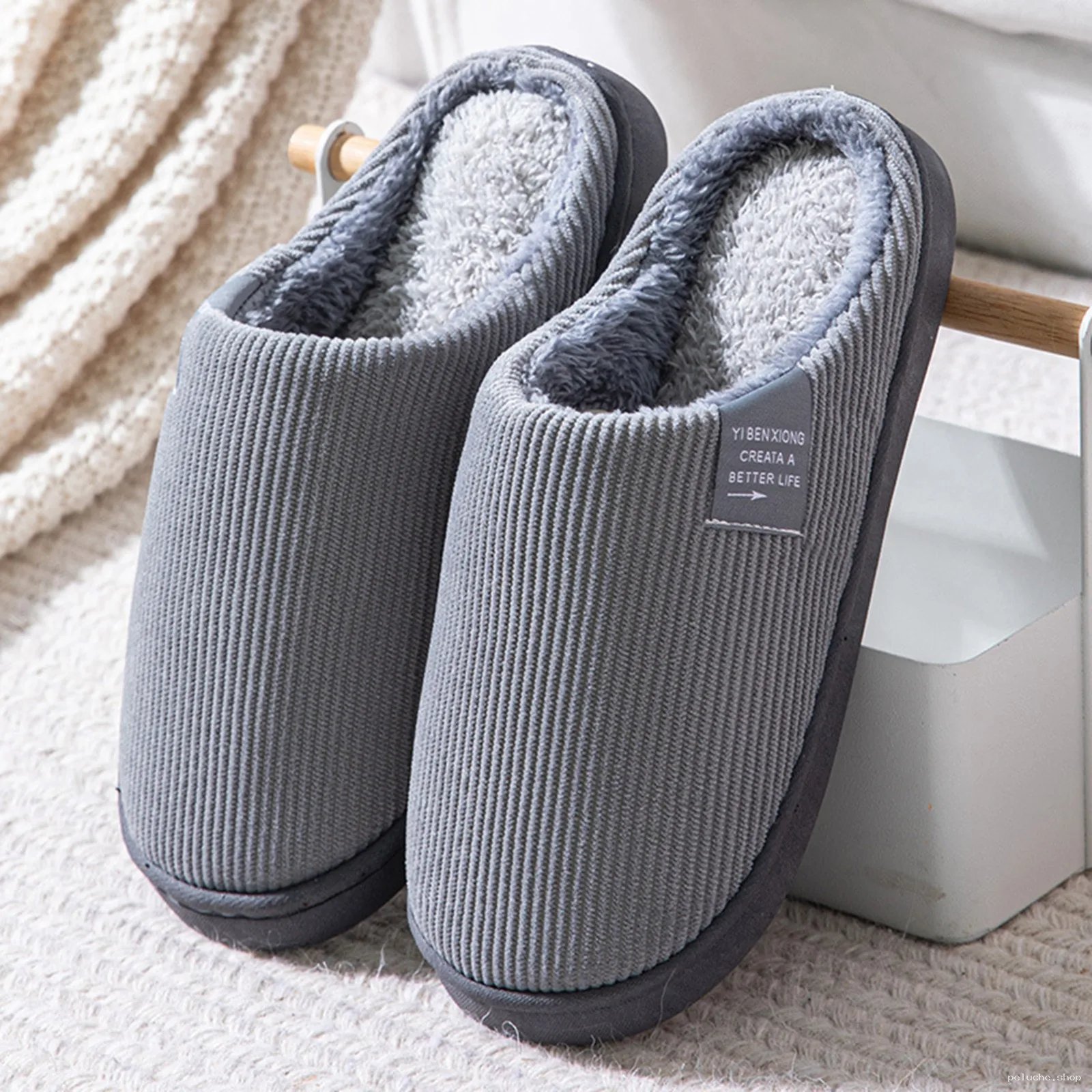 Pantoufles Hiver Confortables Gris Velours Côtelé Doublure Chaude