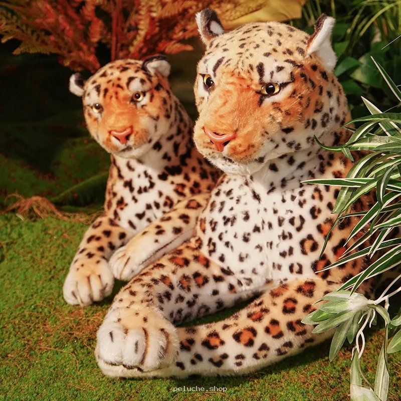 Peluches Léopards Réalistes - Douceur de la Jungle