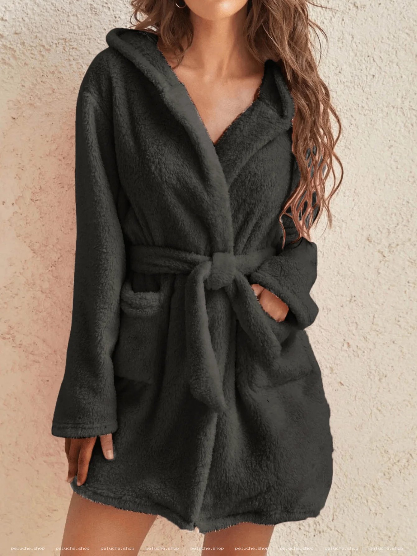 Robe de Chambre Femme Peluche Grise à Capuche Douce et Chaude