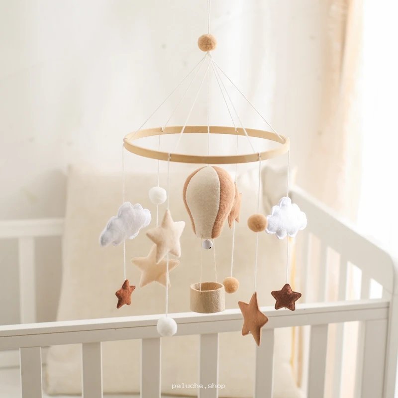 Mobile Bébé Montgolfière et Étoiles en Feutre - Déco Douce