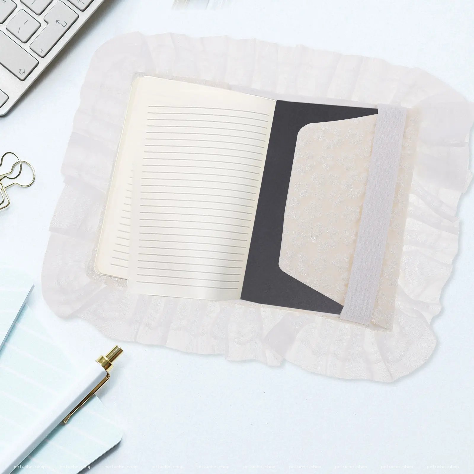 Carnet élégant avec couverture à volants et poche