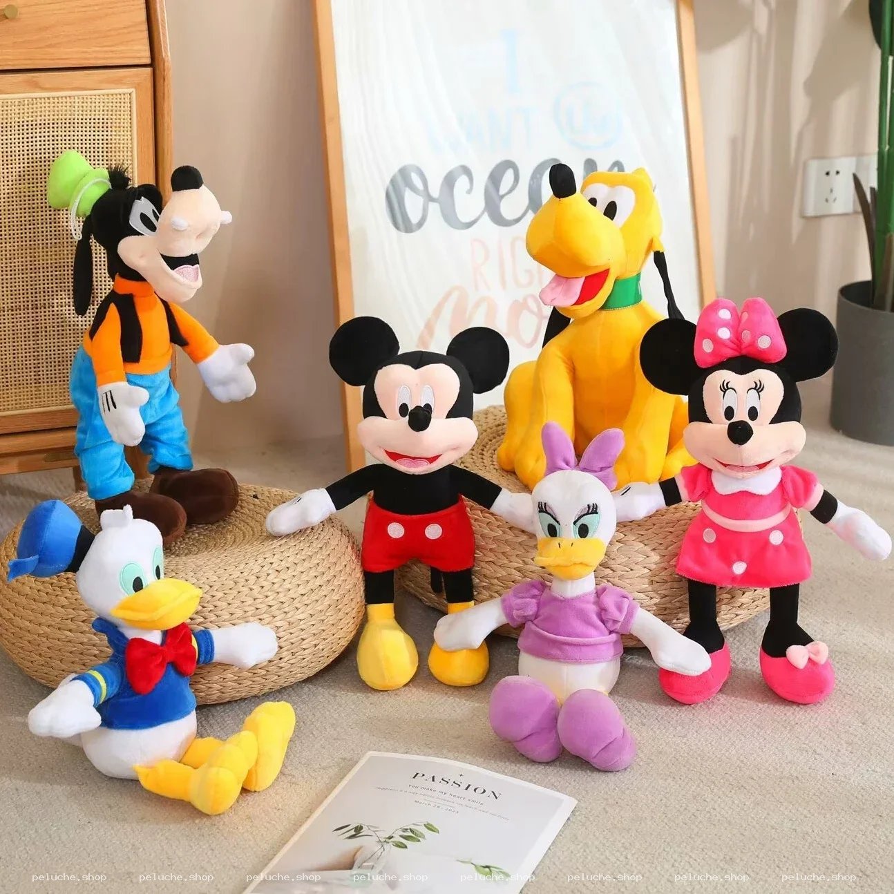 Peluches Disney : Mickey, Minnie, Donald, Daisy et leurs amis