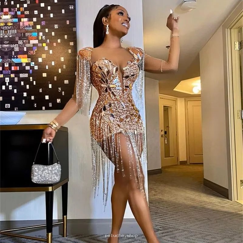 Robe Courte Dorée à Paillettes et Franges - Tenue de Fête Chic